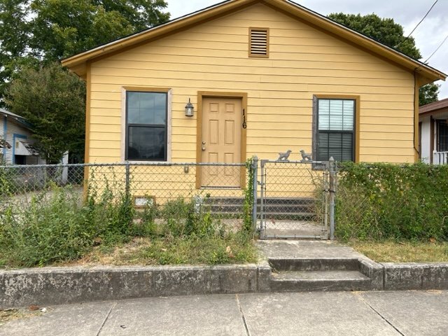 Foto principal - Renovated Harlandale 3 Bedroom, 2 Bathroom...