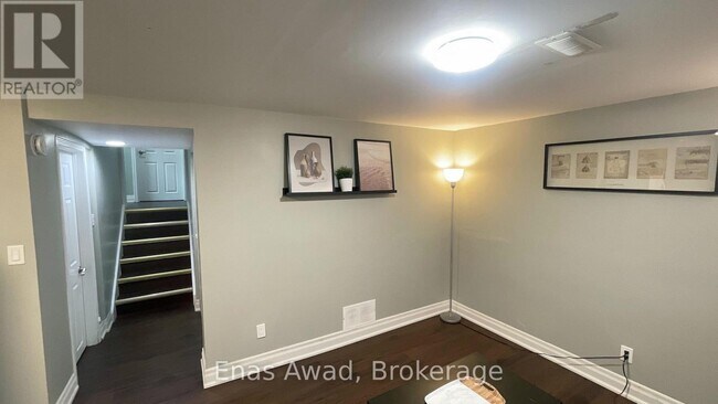 Photo du bâtiment - 65 Holcolm Rd