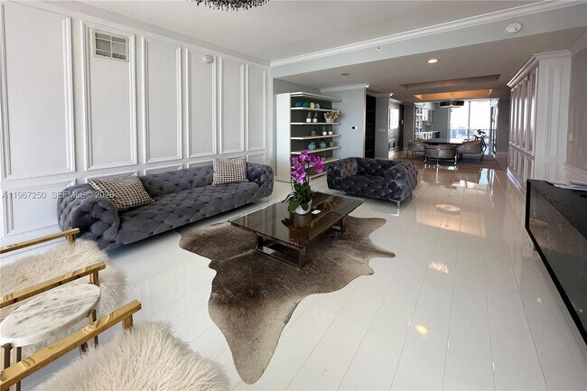 Foto del edificio - 18101 Collins Ave