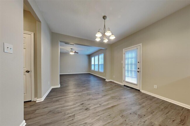 Building Photo - 3512 White Oak Point Dr