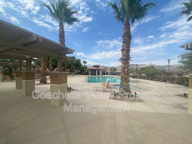 Foto del edificio - 11702 E Crescent St