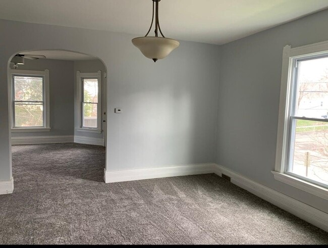 Building Photo - 201 Avery Ave