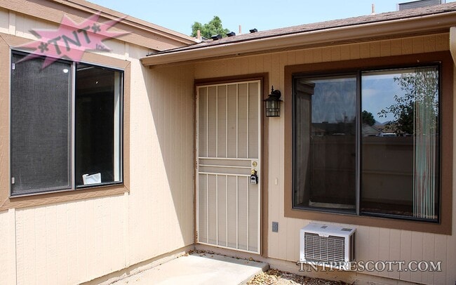 Building Photo - 1430