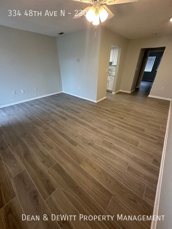 Foto del edificio - 334 48th Ave N