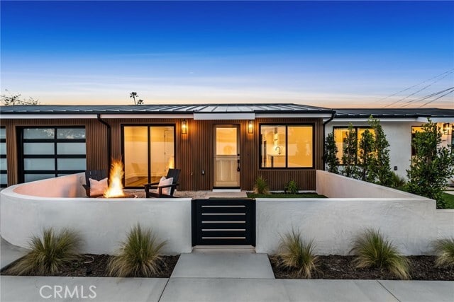 Building Photo - 251 Costa Mesa St