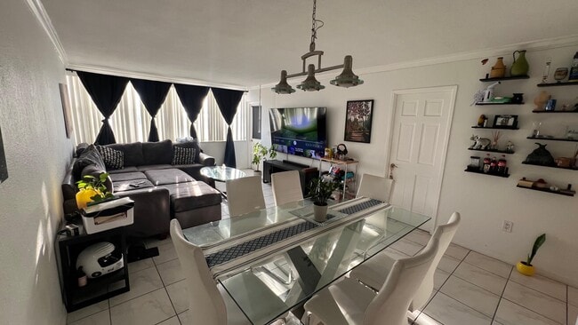 Photo - 1301 NE Miami Gardens Dr Townhome