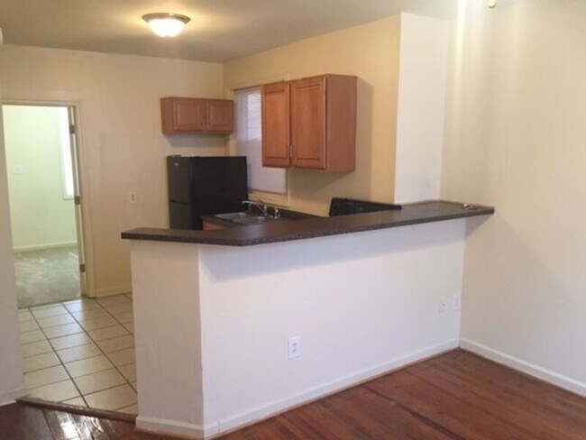 Foto del edificio - 712 Kinney St