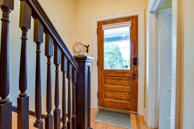 Foto del edificio - 825 Williamson St