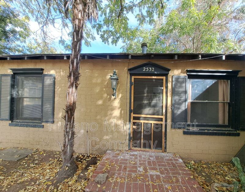 Primary Photo - 2524-2540 N Maroa Ave