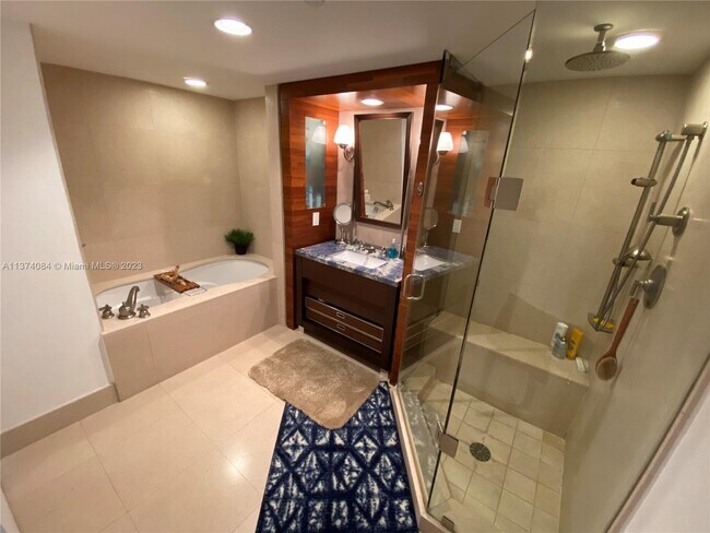 Building Photo - 6801 Collins Ave