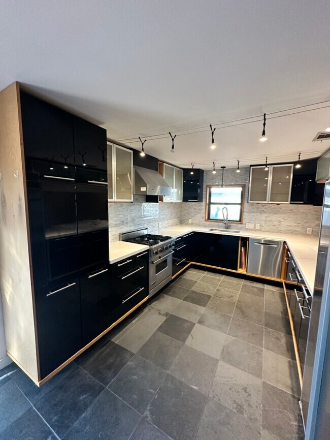 Foto del edificio - 7326 Lehigh Dr