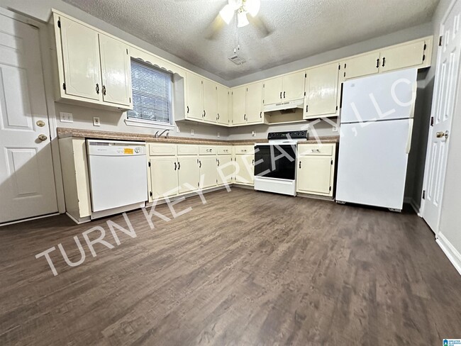 Foto del edificio - 2134 Cheshire Dr