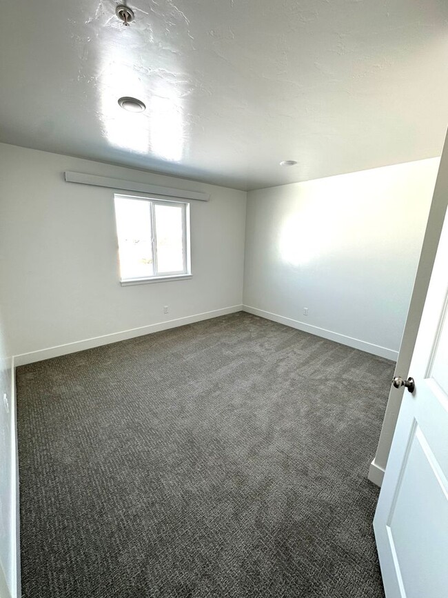 Building Photo - 6228 Freedom