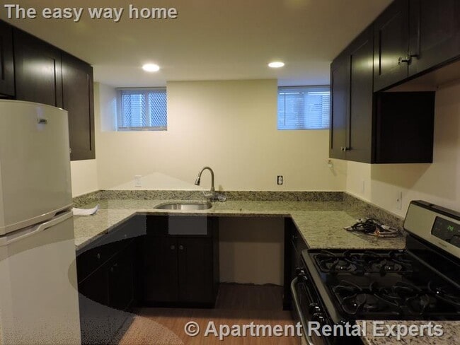 Building Photo - 34 Chatham St