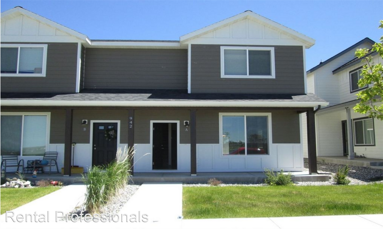 Primary Photo - 3 br, 2.5 bath House - 942 Rosa Way, Unit B