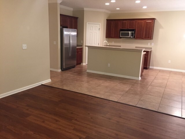 Foto del edificio - 6285 Pendragon Pl