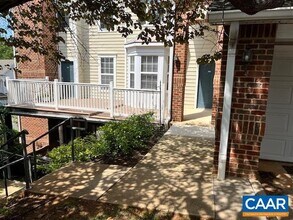 Building Photo - 935 Dorchester Pl