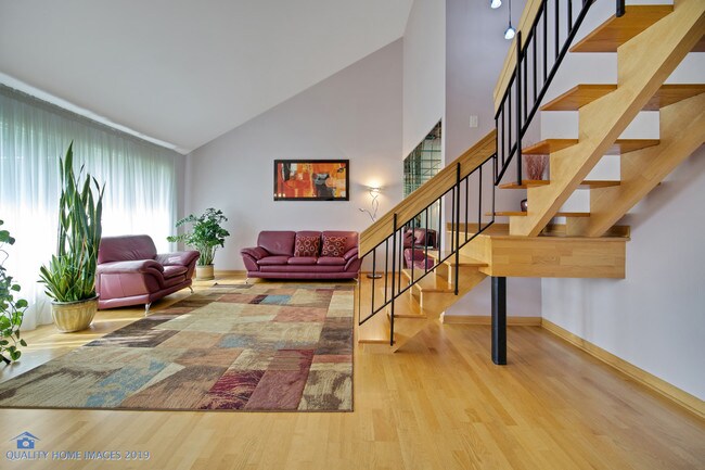 Building Photo - 1111 Belmar Ln