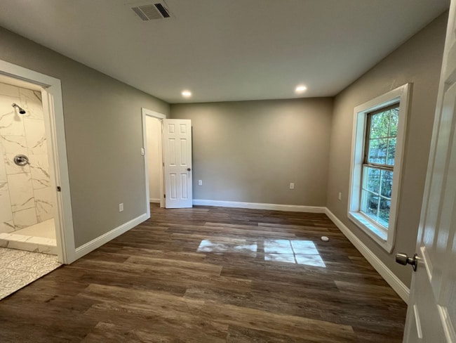 Foto del edificio - 3913 Chenault St