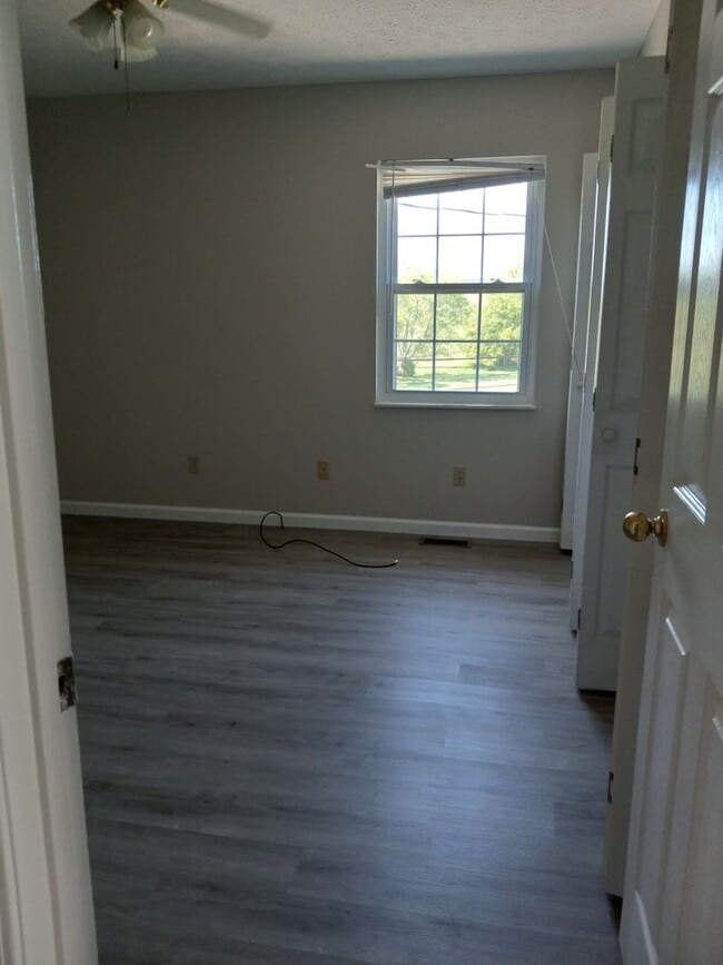 Foto del edificio - Beautiful 2 bedroom 2 bath duplex in East ...