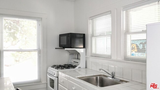 Foto del edificio - 729 9th St