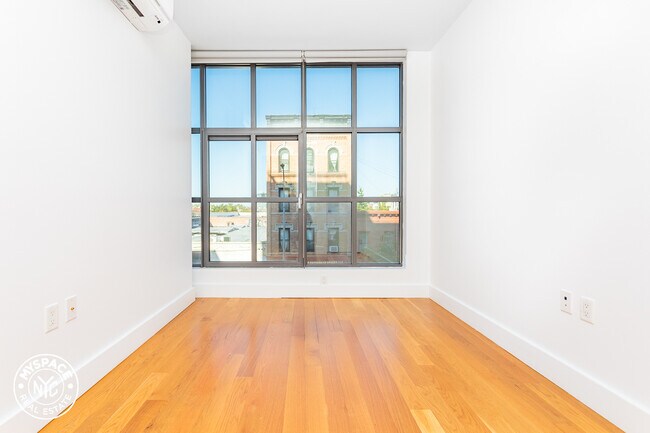 Foto del edificio - 1040 Dean St