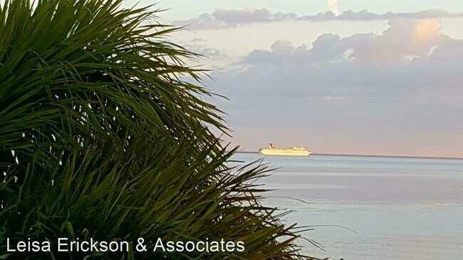 Building Photo - 2 br, 2 bath House - 4720 Coquina Key Dr S...