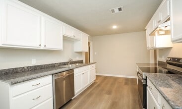 Building Photo - 5511 Starling St