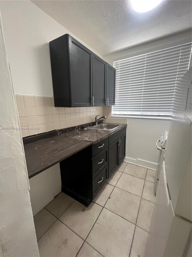 Foto del edificio - 1563 SW 2nd St