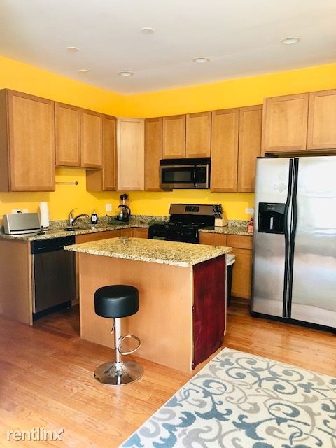 Foto principal - 830 W Leland Ave