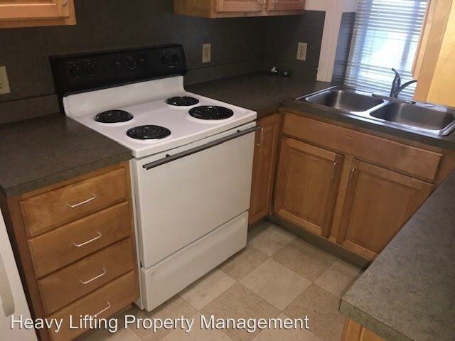 Primary Photo - 1330 Derry St
