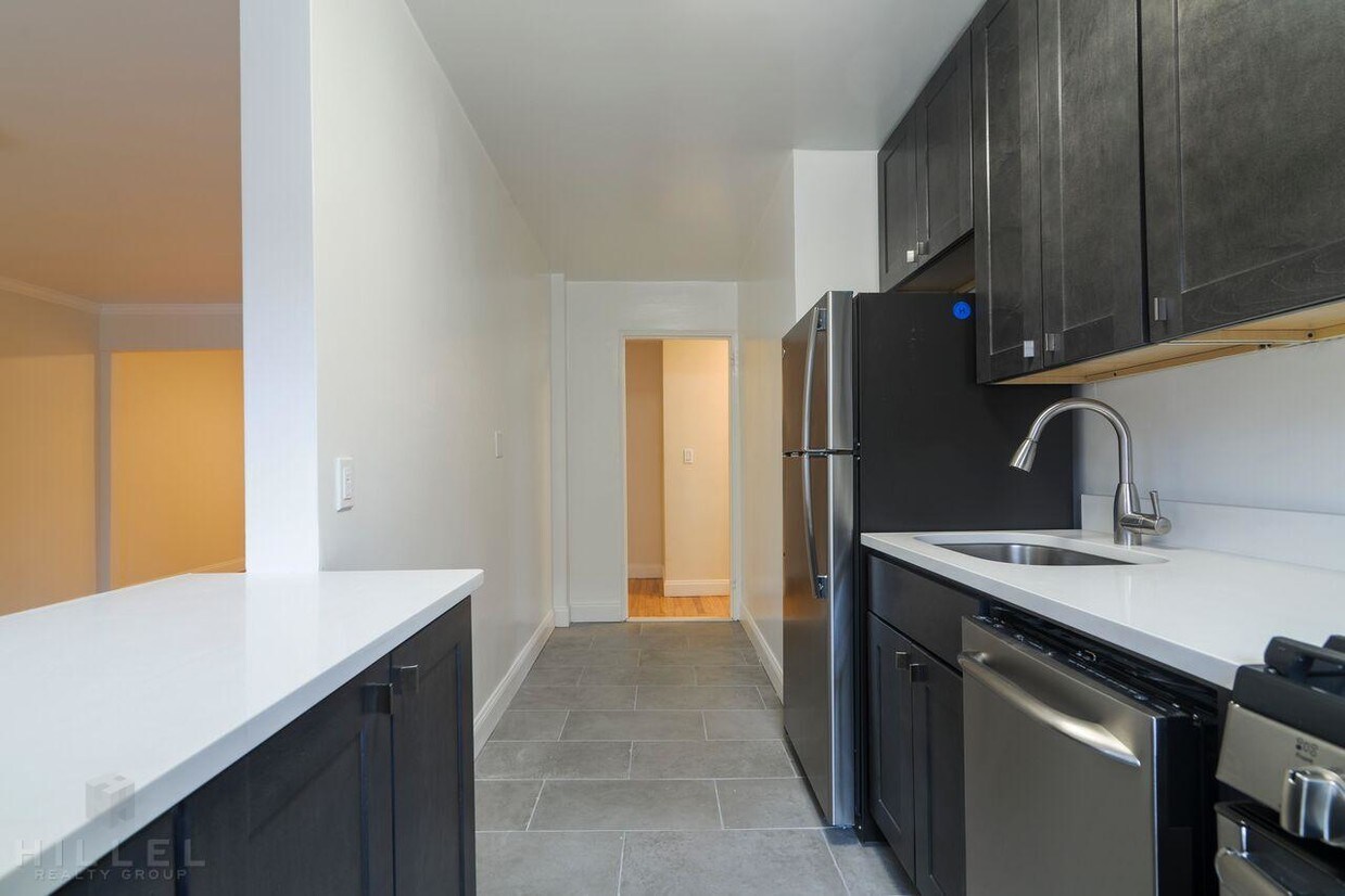 Foto principal - 9960 64th Ave