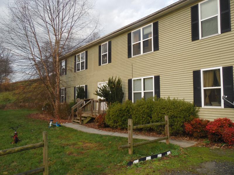 Primary Photo - 70 Mitchell View Dr