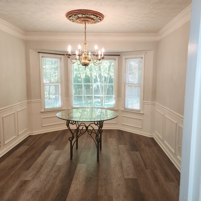 Sunny Dining Room with Bay Window - 1447 Ridgeland Ct SW