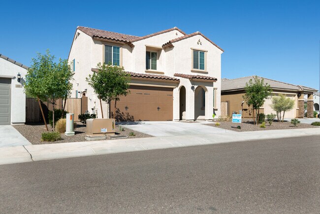 Building Photo - Come check out this beauty in Buckeye!