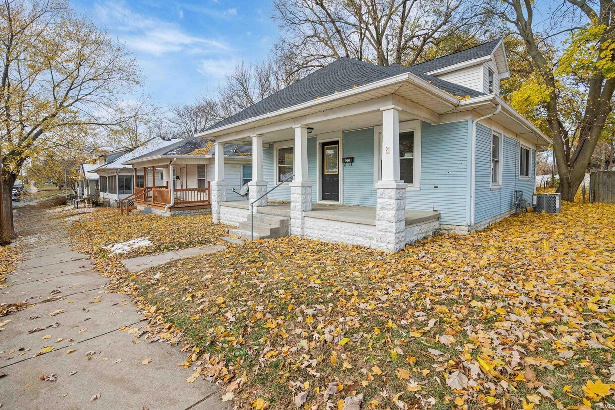 Primary Photo - 1012 E Taylor St