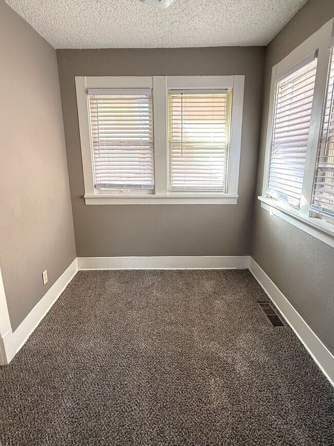 Foto del edificio - Adorable 1 Bedroom