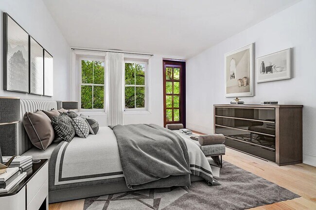Building Photo - 557 Hudson Street