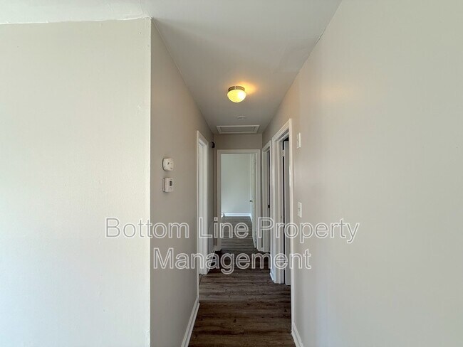 Building Photo - 1408 Dean St