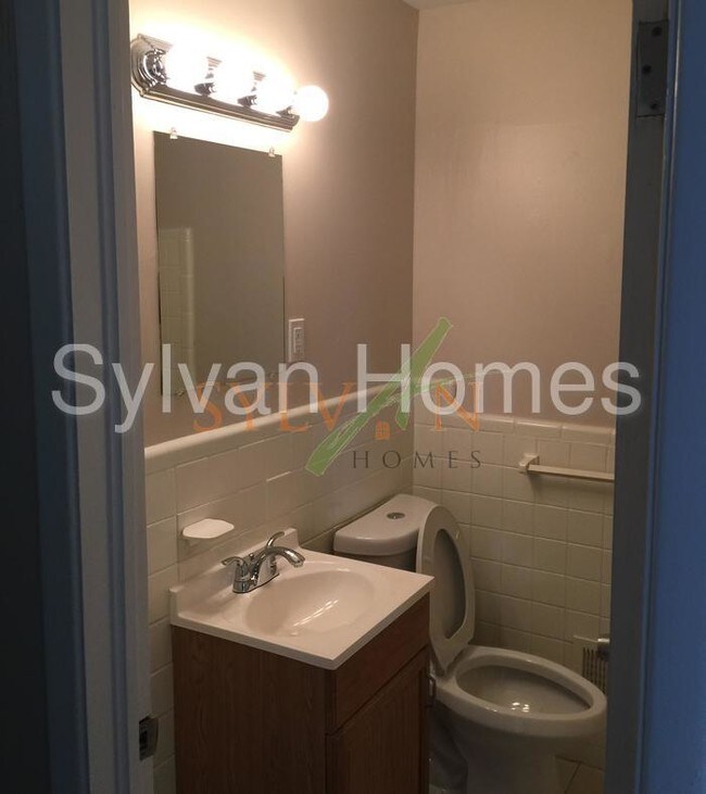 Building Photo - 256 Silver Springs Cir SW