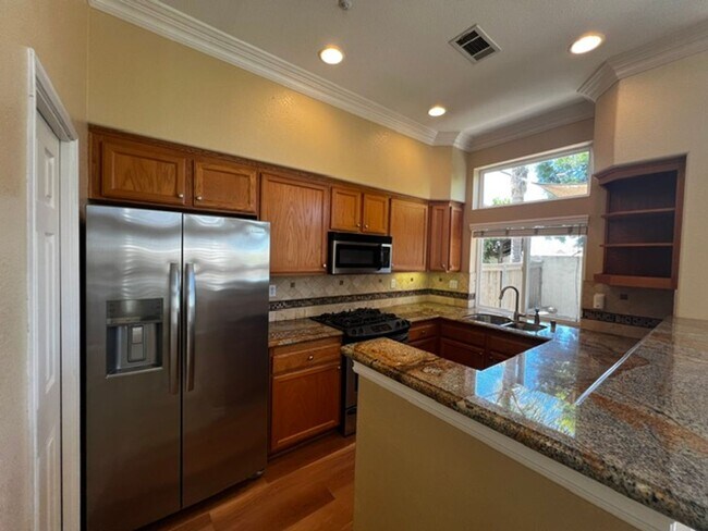 Foto del edificio - Private Patio & Sunset Views in a Gated 4S Ranch Townhome