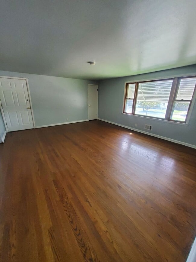Building Photo - 8302-8304 W Grantosa Dr.