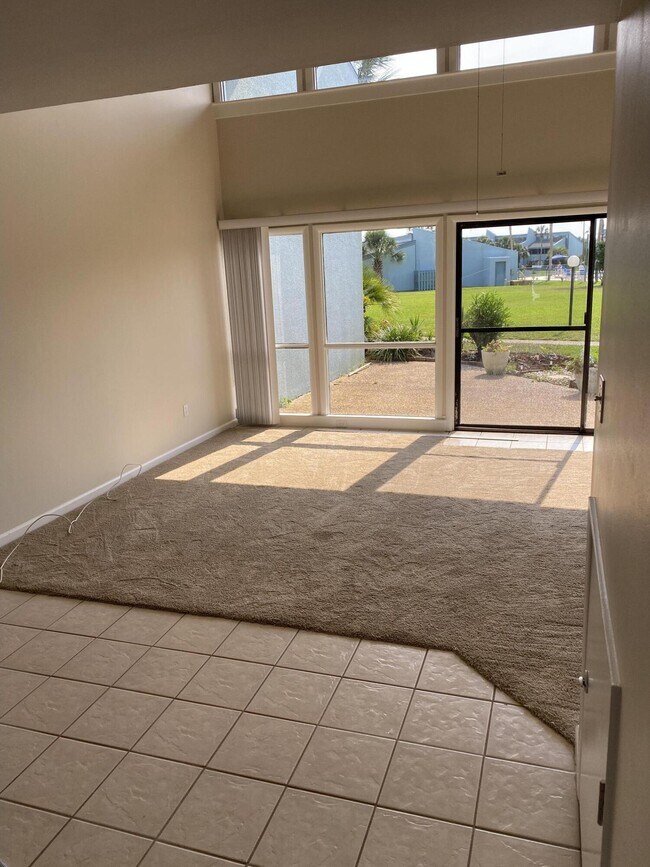 Foto del edificio - 22400 Front Beach Rd