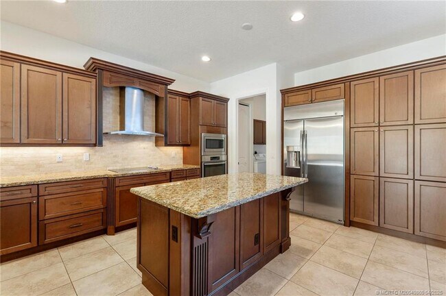 Building Photo - 255 Calmo Cir