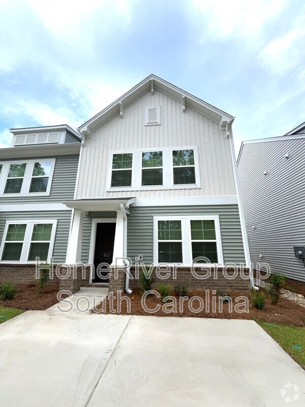 Building Photo - 823 Coburg Ln