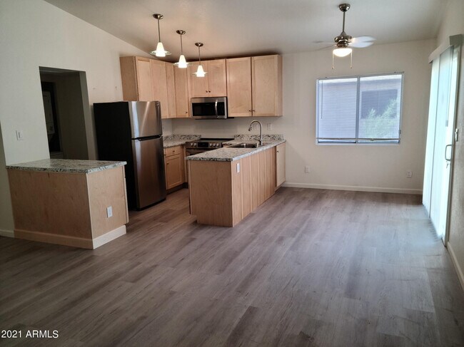 Foto del edificio - 1008 W Malibu Dr