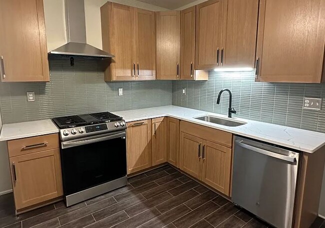 Building Photo - 217 Norwood Ave