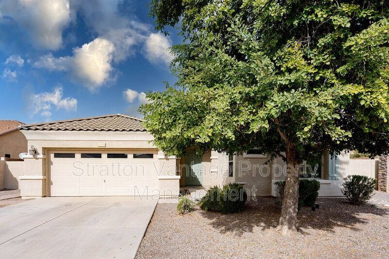 Primary Photo - 2092 E Jade Dr