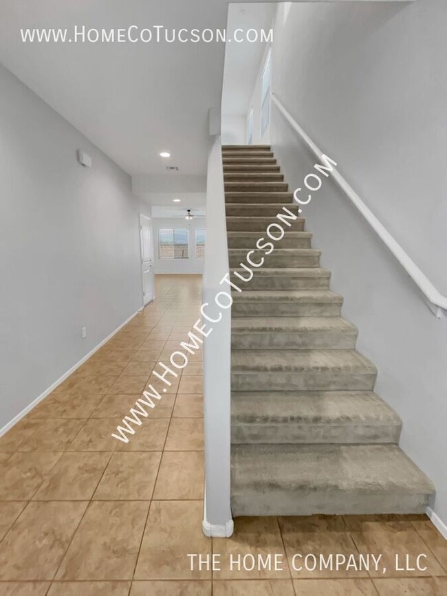 Building Photo - 7538 S Circulo Rio Blanco