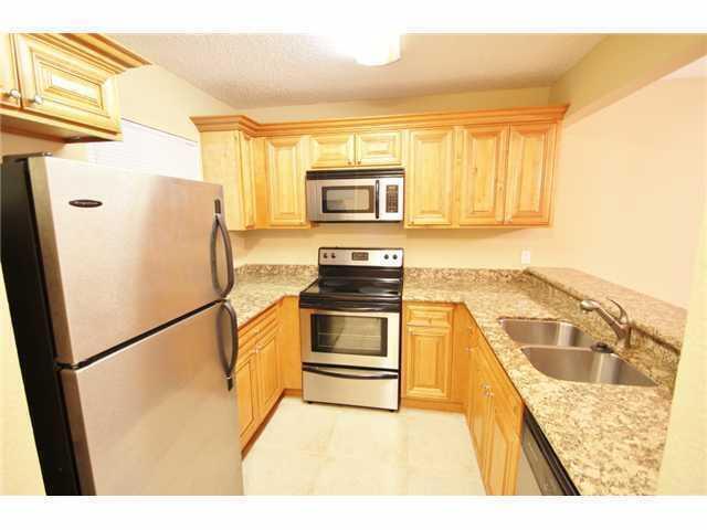 Building Photo - 1445 Lake Crystal Dr